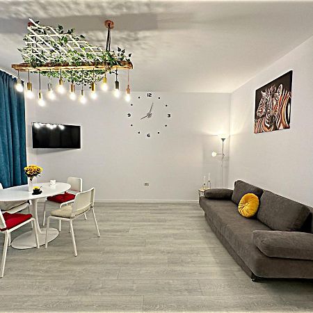 Hezo Sunshine Studio And Apartment Năvodari Esterno foto