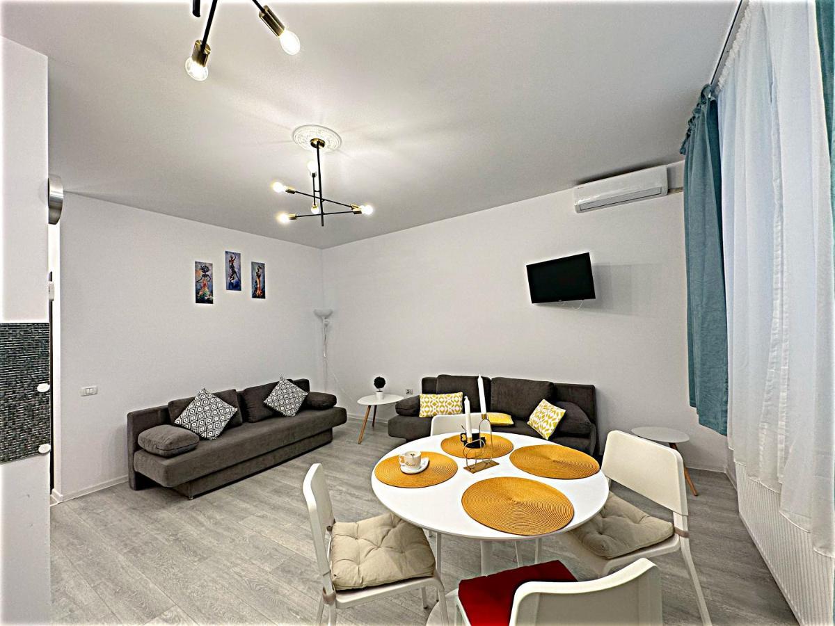 Hezo Sunshine Studio And Apartment Năvodari Esterno foto